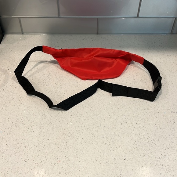 Lucky beer Fanny  pack NWT - Picture 5 of 5